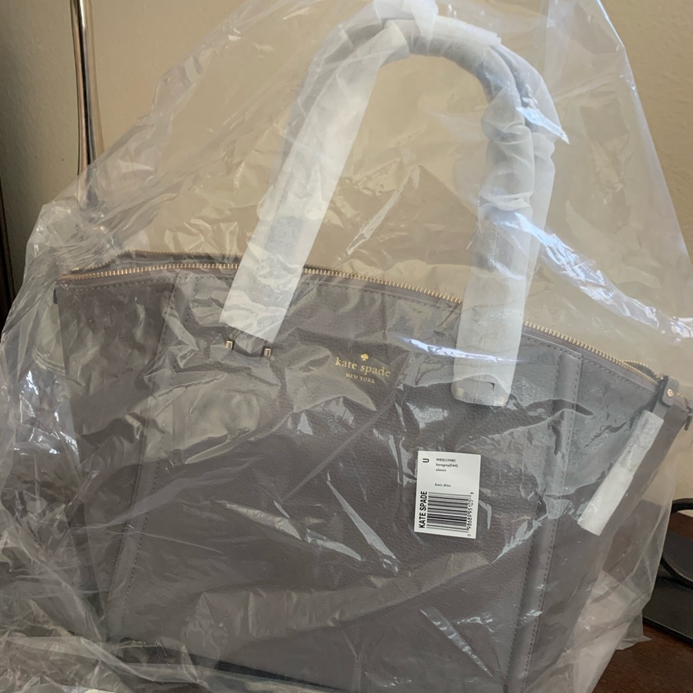 BRAND NEW! Never been used Kate Spade purse
